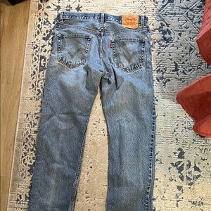 Levi's Men's Light Blue Straight-Leg Jeans – Classic Five-Pocket